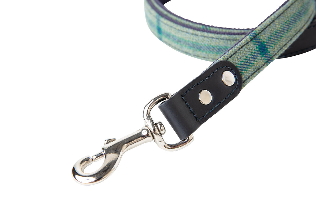 The Colley Dog Leash in green patterned Links House tweed with leather detailing and metal hook